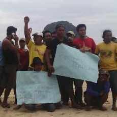 Penggiat Wisata Pulau Merah Banyuwangi Berunjukrasa