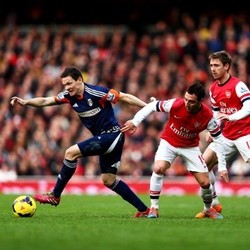 Dua Gol Cazorla Antar Arsenal Taklukkan Fulham