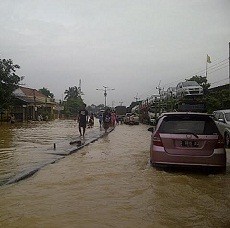 Diterjang Banjir, Begini Kondisi Pasar Ciasem Subang