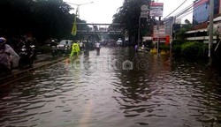 Banjir, Bus TransJ Koridor XII dan III Tidak Beroperasi