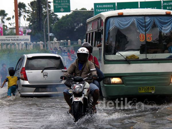 Kawasan Citraland Terendam 50 Cm