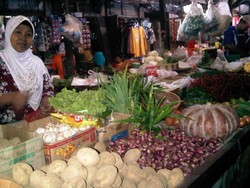 Jakarta Masih Banjir, Stok Sembako di Pasar Menipis