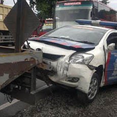 Polda Jatim akan Beri Ganti Rugi Avanza yang Diserempet Mobil Patwal