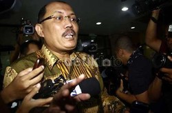 Diperiksa KPK, Sekjen MK Serahkan Bukti Transfer Gaji Akil