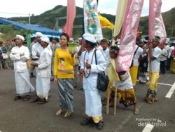 Ritual Unik di Kaki Gunung Kelud