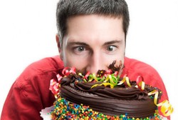 10 Kebiasaan Paling Tak Sehat Saat Makan dan Cara Aman Menghentikannya (2)