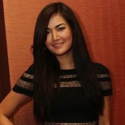 Tahun 2014 Maria Selena Ingin Fokus Menyanyi