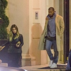 Kim Kardashian dan Kanye West Bakal Menikah di Istana Versailles? 