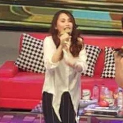 Melahirkan Tanpa Didampingi Suami, Ayu Ting Ting Tak Kesepian