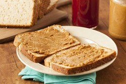 Pakai Kawat Gigi? Hindari Konsumsi Popcorn dan Permen (2)