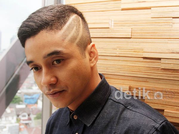 Adly Fairuz Eksis dengan Gaya Rambut Baru
