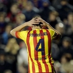 Fabregas Kesal Ketika Diganti, Ada Apa?