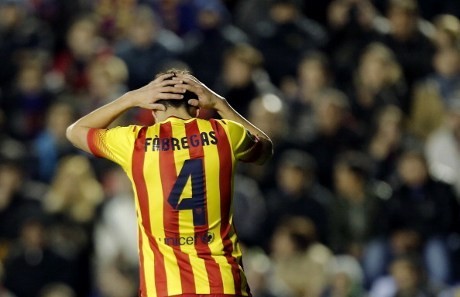 Fabregas Kesal Ketika Diganti, Ada Apa?