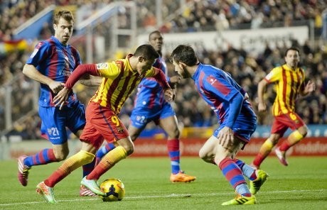 Barcelona Diimbangi Levante 1-1