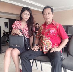 Ditanya Soal Pose Bareng Destiara, Bang Yos: Hee...Hee