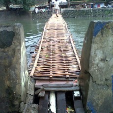 Warga Sunter: Jembatan yang Buat PLN, Tanggul yang Lubangi Pengembang