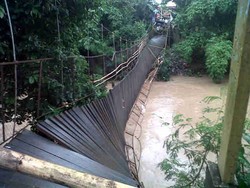 Jembatan Gantung Putus di Serang, 2 ABG Hilang