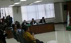 Hakim Potong Pertanyaan Jaksa Soal Fee Anas Urbaningrum