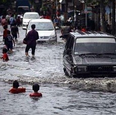 Polda Metro Turunkan 1.030 Polantas untuk Urai Macet Saat Banjir