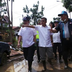 Selama di Manado, JK Dikawal Polwan Palsu