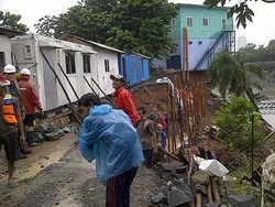 3 Titik Tanggul di Setiabudi Longsor, Kostrad Bawa 10 Ribu Kantong Pasir 