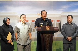 Pakde Karwo Siap Bantu Risma Tangani KBS