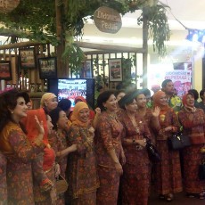 Saat Para Menteri Bertugas, Ini yang Dilakukan Para Istrinya