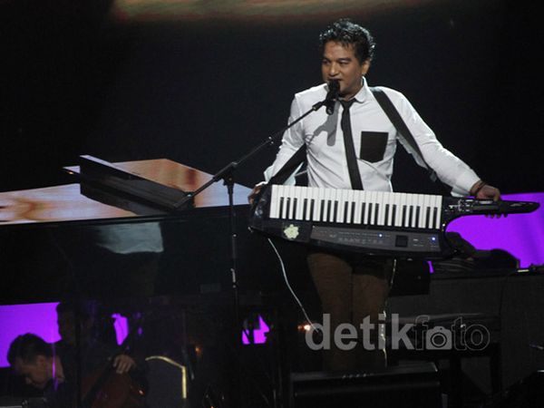 Penampilan Para Diva dan Divo di Konser Adu Bintang