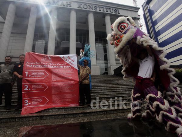 Aksi Barongsai di MK