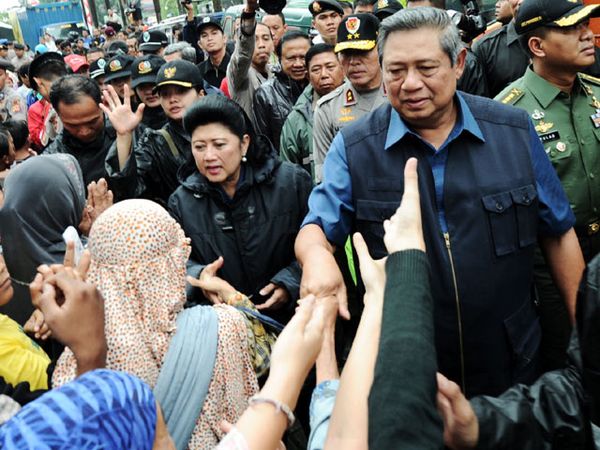 Presiden SBY Temui Korban Banjir Karawang