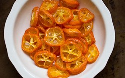 Manisan Jeruk dan Kelapa Lambang Kebersamaan dan Kemakmuran