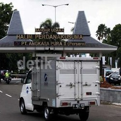 Garuda dan AirAsia Belum Bisa Terbang dari Halim, Kenapa?