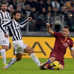 Garcia Tak Mau Roma Hanya Fokus ke Pirlo