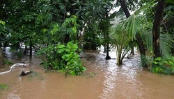 Cerita Warga Tebet Kala Tanggul Jebol dan Air Deras Menyapu Rumah