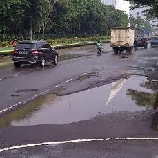 Banjir di Kemayoran Dekat PRJ Surut, Lalin Lancar