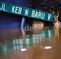 Istana Percayakan Penanganan Banjir Jakarta ke Jokowi