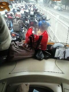 Pak Polisi, Pagi Ini Pemotor Padati Busway Mampang Arah Kuningan