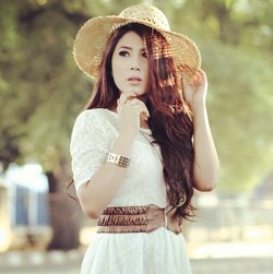 Nyaleg, Model Seksi Destiara Talita Janji Tak Pose Hot Lagi