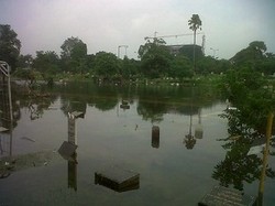 Blok Makam Termahal di TPU Karet Bivak Terendam Banjir