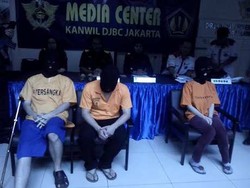Selundupkan Ekstasi, Guru Bule dan Kekasihnya Ditangkap