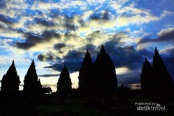 Siluet Sunset Candi Prambanan, Cantiknya...