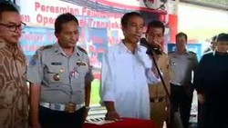 Jokowi Jajal Bus Baru Transjakarta dari Ancol