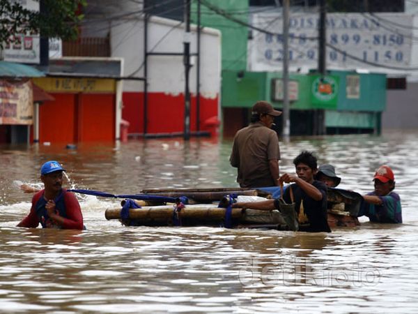 Jalan KH Abdullah Syafei Kembali Lumpuh
