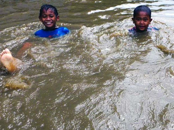 Jalan Angkasa Kemayoran Terendam 70 Cm