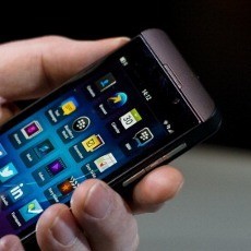 BlackBerry Klaim Ungguli Samsung