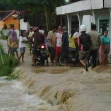 Sungai Ambat Meluap, Ratusan Rumah Warga Terendam Banjir Kiriman