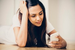 Sering Pasang Status Galau, ABG Labil Rentan Dimangsa Paedofil