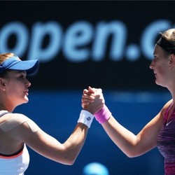 Radwanska Tumbangkan Azarenka