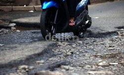 Awas! 12 Titik Ruas Jalan di Jakarta Pusat Berlubang