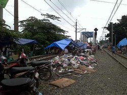 Penumpang KRL Terluka Ditimpuki Batu di Pesing Jakarta Barat
